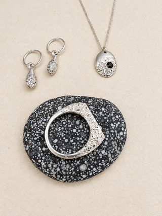 Petite Sand Signet | Earrings